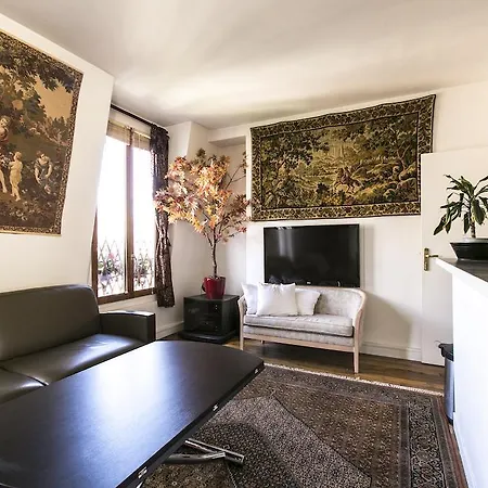 De La Convention Halldis Apartment